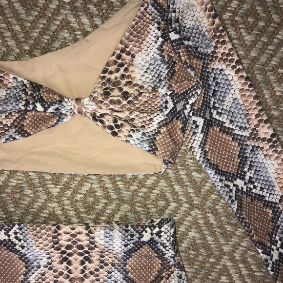 Kylie Jenner Inspired Two Piece Skirt Set - Picture 4 of 4